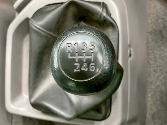 UDトラックス コンドル QDG-PW39Lの写真49