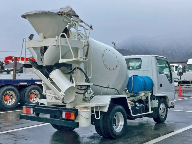 いすゞ エルフ TPG-NKR85N(2WD)の写真4