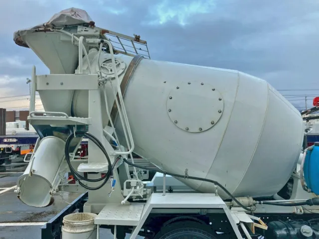 ドラムの外観状態です。(運転席側)|いすゞ エルフ TPG-NKR85N(2WD)の写真25