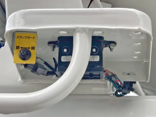 ホッパーカバーの開閉スイッチです。|三菱 スーパーグレート 2KG-FV80GXの写真16