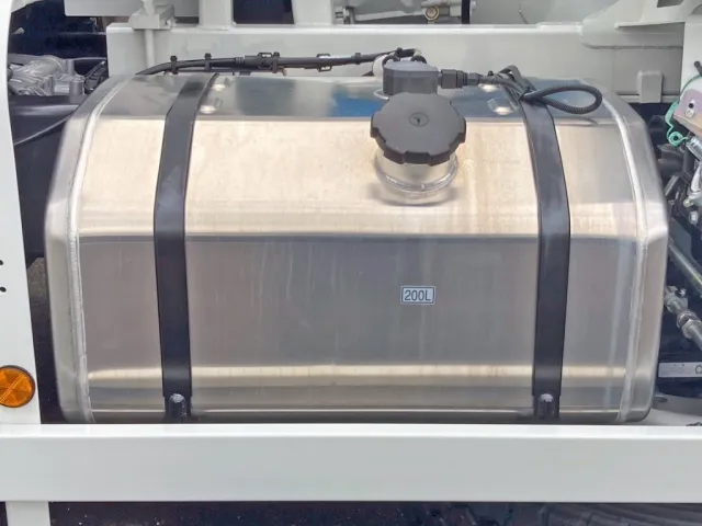 燃料タンクは200Lアルミ製です。|三菱 スーパーグレート 2KG-FV80GXの写真21