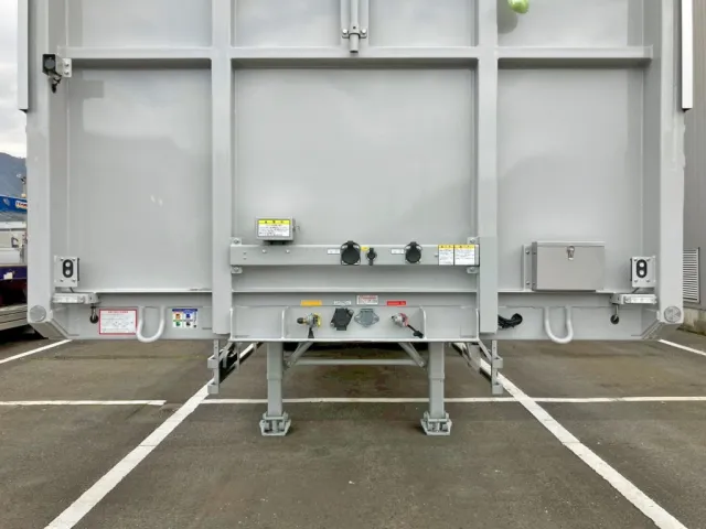 ボディー前方左右にもウイングの開閉スイッチが付いています。|トレクス  PFB34118の写真22