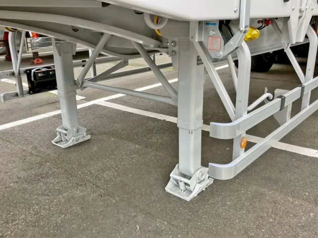 脚は手動式です。|トレクス  PFB34118の写真27