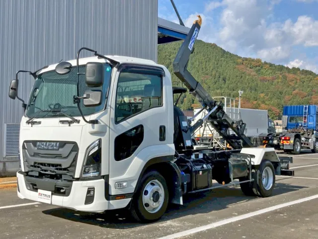 いすゞ フォワード 2RG-FRR90S4(2WD)の写真1