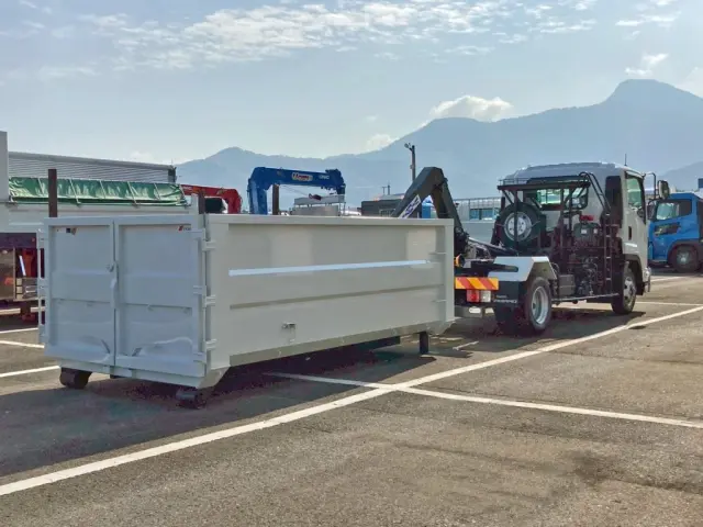 コンテナ脱着時の状態です。|いすゞ フォワード 2RG-FRR90S4(2WD)の写真6