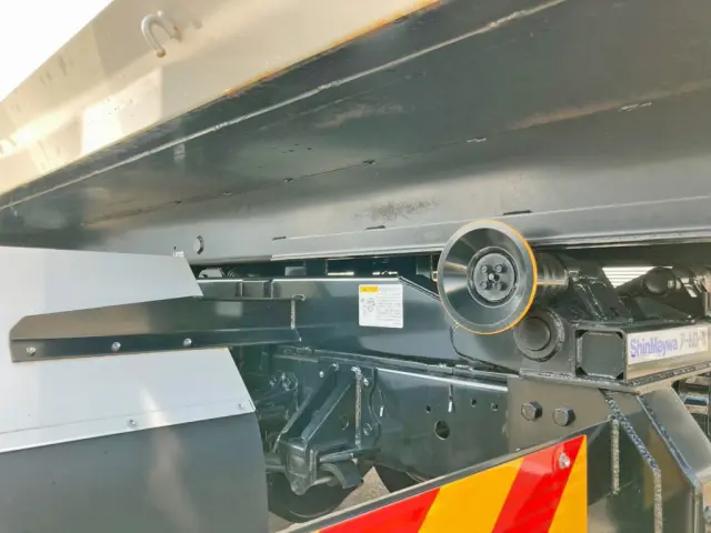 シャーシの状態です。|いすゞ フォワード 2RG-FRR90S4(2WD)の写真8