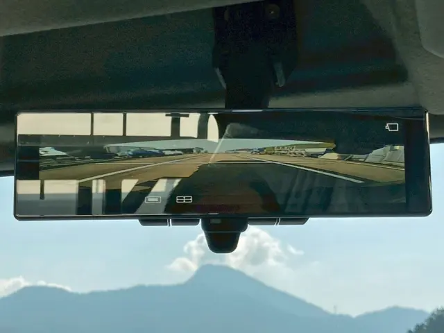 液晶バックモニター付きです。|いすゞ フォワード 2RG-FRR90S4(2WD)の写真30