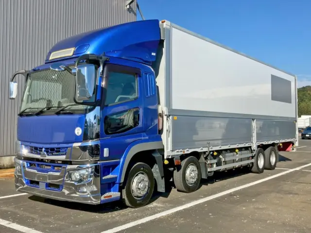 フロント周り、メッキパーツで飾っています。|三菱 スーパーグレート 2PG-FS74HZの写真1