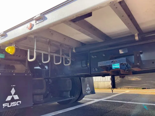 シャーシとネタの状態です。(縦ネタは鉄製・横ネタはアルミ製です)|三菱 スーパーグレート 2PG-FS74HZの写真6