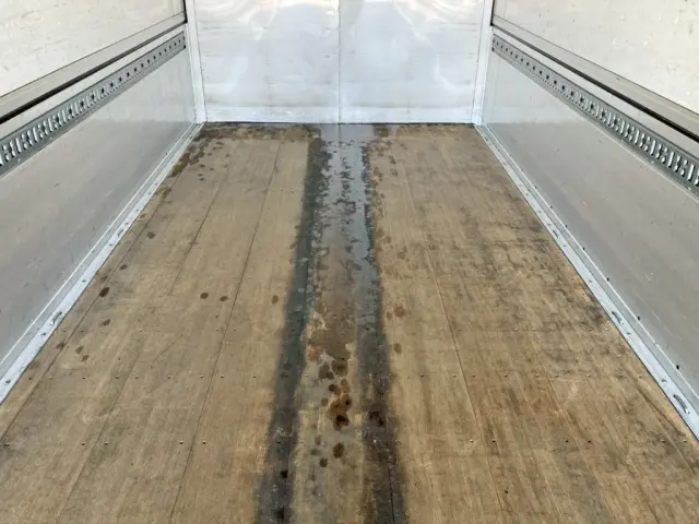 床板前方の状態です。|三菱 スーパーグレート 2PG-FS74HZの写真15