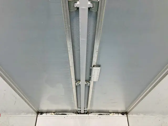 センタービーム周りの状態です。(前方)|三菱 スーパーグレート 2PG-FS74HZの写真19