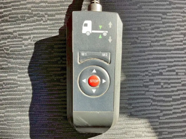 エアサスのコントローラーです。|三菱 スーパーグレート 2PG-FS74HZの写真31