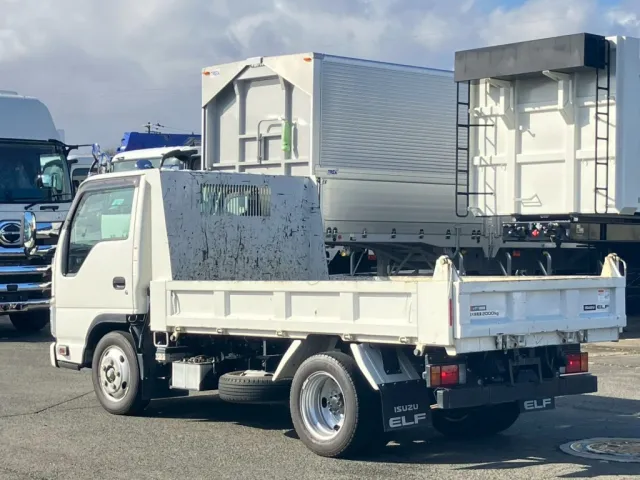 いすゞ エルフ 2RG-NJR88AN(2WD)の写真3