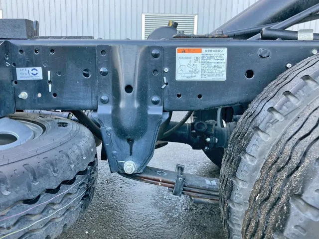 いすゞ エルフ 2RG-NJR88AN(2WD)の写真5