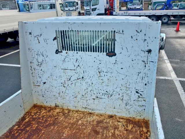 いすゞ エルフ 2RG-NJR88AN(2WD)の写真10