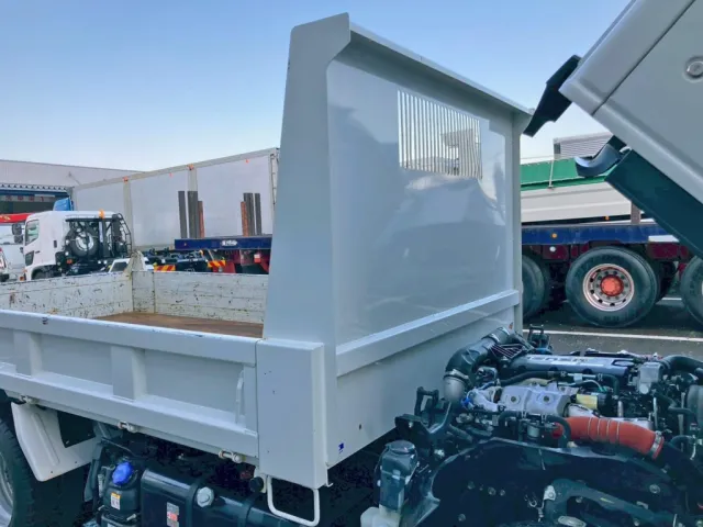 いすゞ エルフ 2RG-NJR88AN(2WD)の写真11