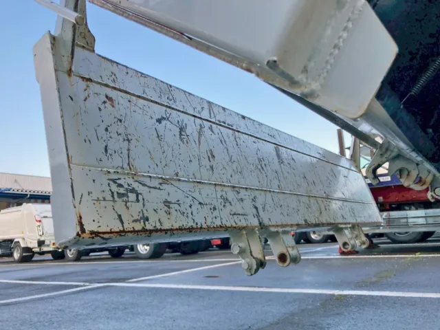 いすゞ エルフ 2RG-NJR88AN(2WD)の写真15