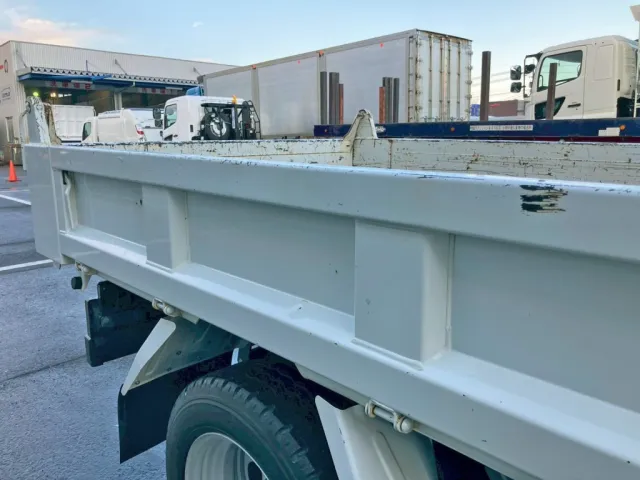 いすゞ エルフ 2RG-NJR88AN(2WD)の写真19