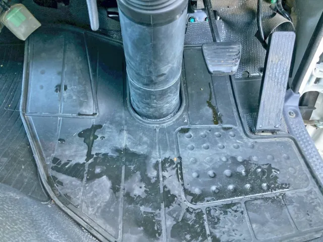 いすゞ エルフ 2RG-NJR88AN(2WD)の写真25