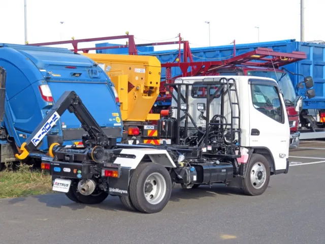 三菱 キャンター 2RG-FBAV0(2WD)の写真4