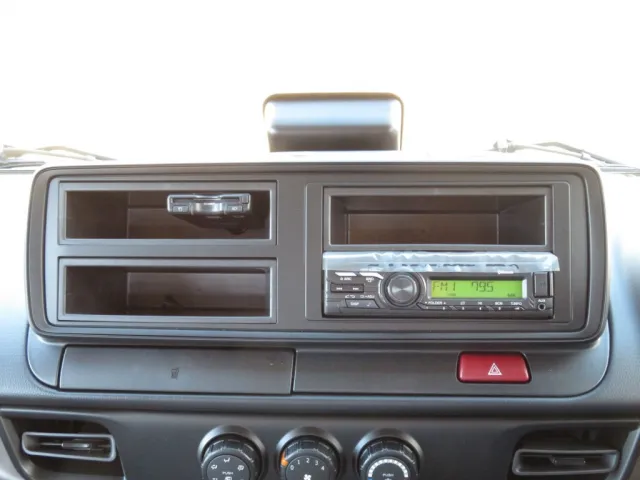 三菱 キャンター 2RG-FBAV0(2WD)の写真11