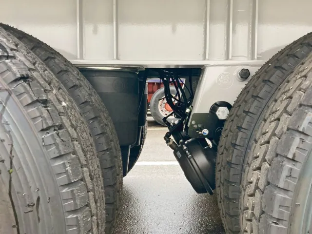 エアサスです。|トレクス PFB34118の写真5