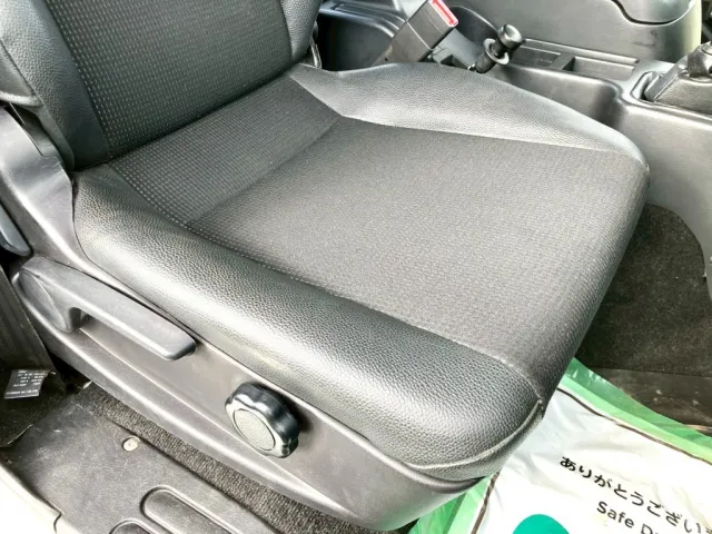 三菱 ファイター 2KG-FK62F(2WD)の写真7