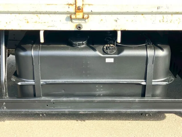 燃料タンクは200Lです。|三菱 ファイター 2KG-FK62F(2WD)の写真20