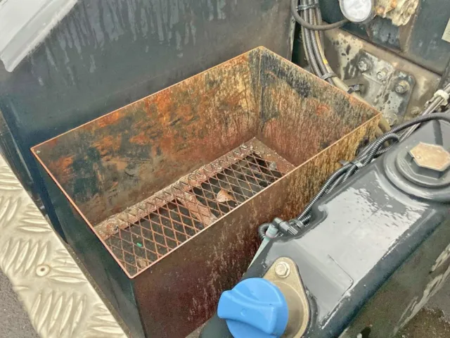 助手席側に物入れが付いています。|三菱 スーパーグレート QPG-FV60VXの写真21