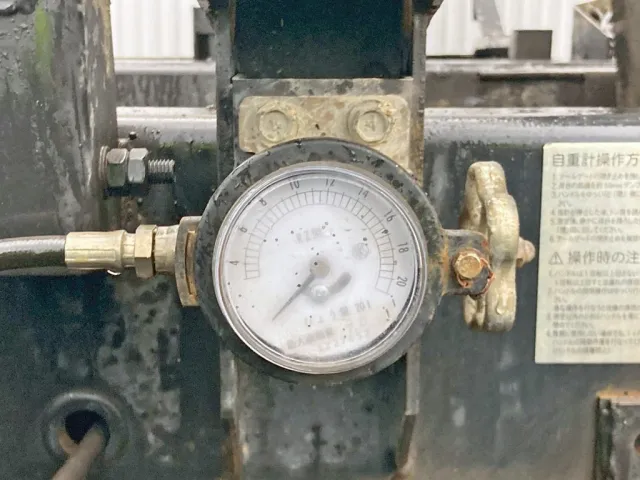 自重計です。|三菱 スーパーグレート QPG-FV60VXの写真22