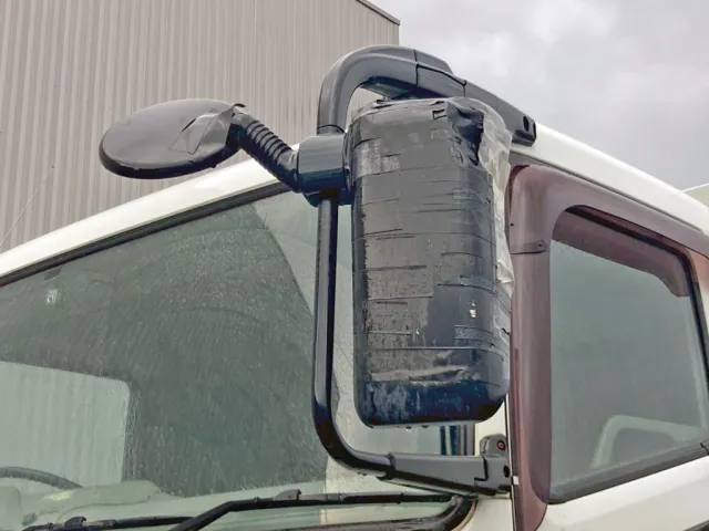 助手席側サイドミラーカバーに割れがあります。|三菱 スーパーグレート QPG-FV60VXの写真37