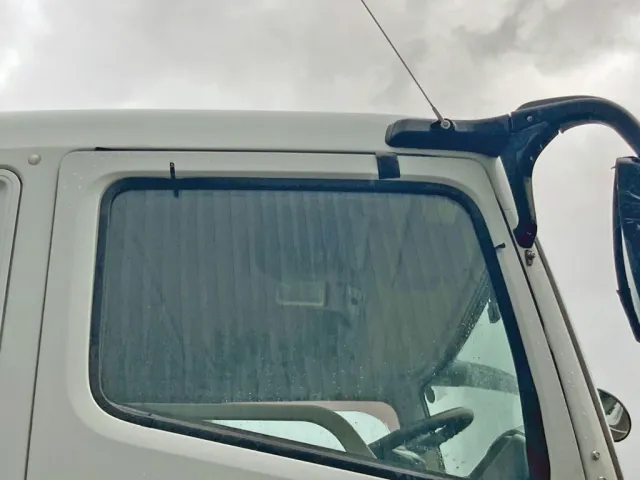 運転席側バイザーが欠品しています。|三菱 スーパーグレート QPG-FV60VXの写真41