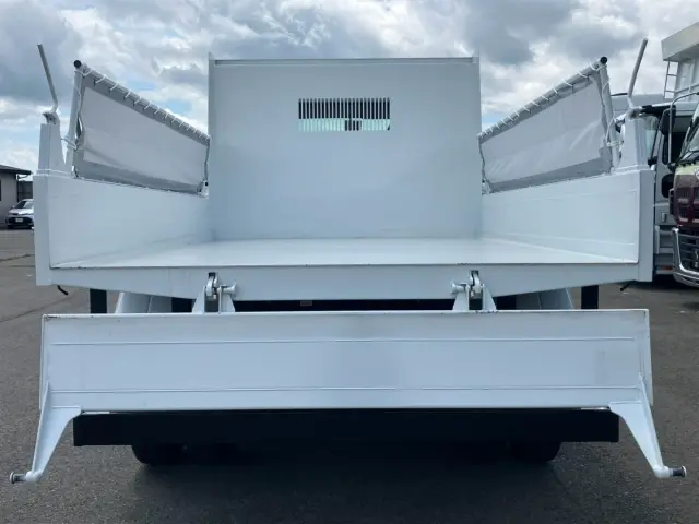 リヤゲートは上開きも出来ます。|三菱 ファイター 2KG-FK62F(2WD)の写真27