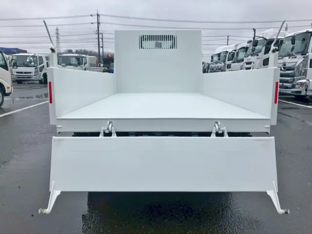 リヤゲートは上開きもできます。|三菱 キャンター 2RG-FBA60(2WD)の写真14