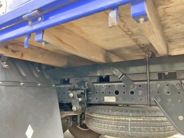 三菱 キャンター 2PG-FEAV0(2WD)の写真6