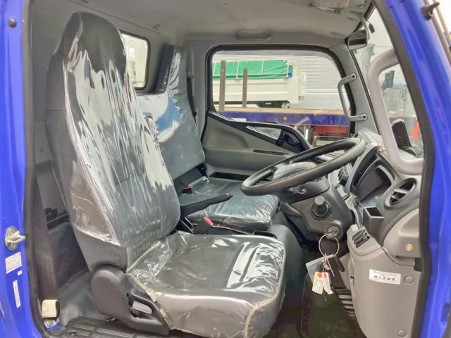 三菱 キャンター 2PG-FEAV0(2WD)の写真7