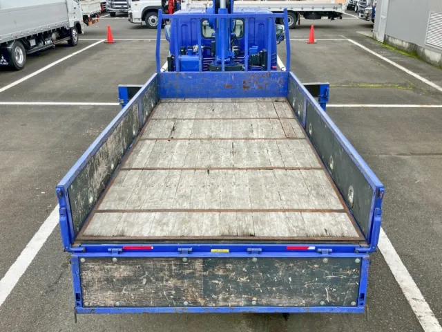 三菱 キャンター 2PG-FEAV0(2WD)の写真8