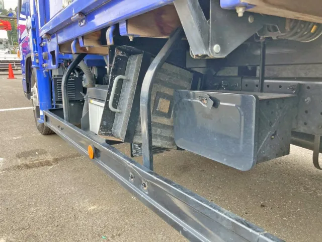 三菱 キャンター 2PG-FEAV0(2WD)の写真16