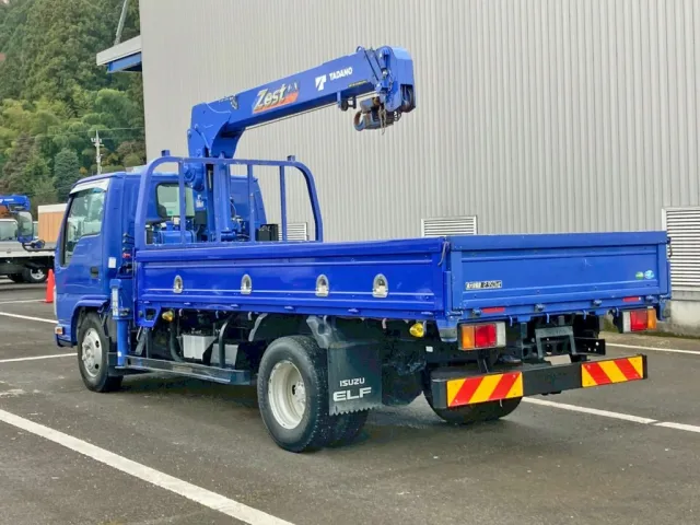 いすゞ エルフ 2RG-NKR88R(2WD)の写真3