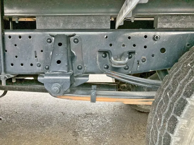 リーフサスです。|いすゞ エルフ 2RG-NKR88R(2WD)の写真5