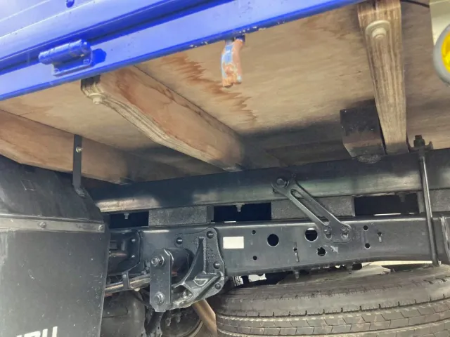 いすゞ エルフ 2RG-NKR88R(2WD)の写真6