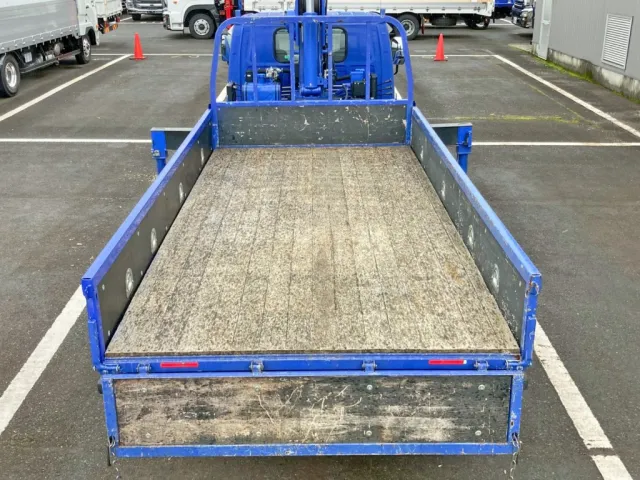 いすゞ エルフ 2RG-NKR88R(2WD)の写真8