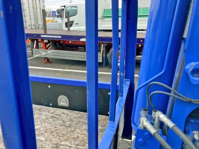 プロテクター格子に少々曲がりがあります。|いすゞ エルフ 2RG-NKR88R(2WD)の写真11