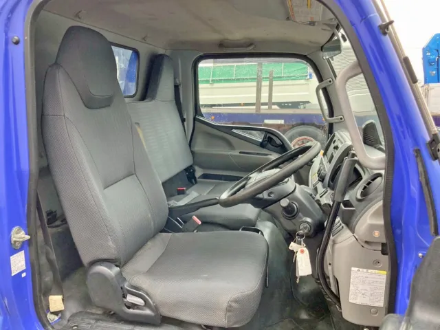 三菱 キャンター 2PG-FBA30(2WD)の写真7