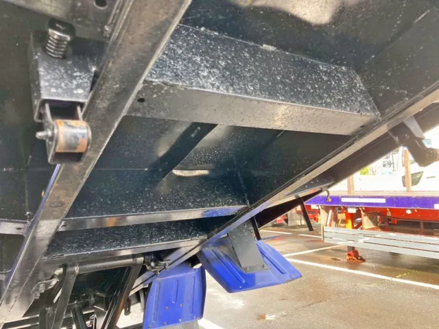 三菱 キャンター 2PG-FBA30(2WD)の写真15