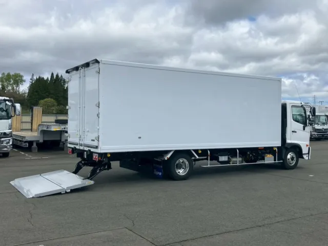 格納ゲート付きです。|日野 レンジャー 2KG-FC2ABA(2WD)の写真4