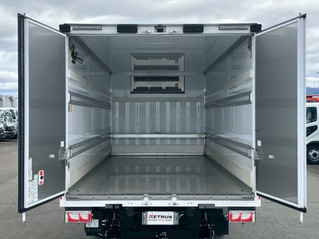 リヤドアは90度ストッパー付きです。|日野 レンジャー 2KG-FC2ABA(2WD)の写真9