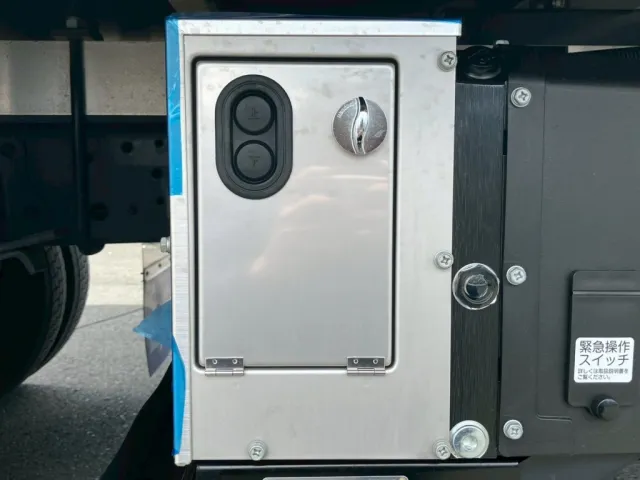 ゲートの昇降スイッチです。|日野 レンジャー 2KG-FC2ABA(2WD)の写真22