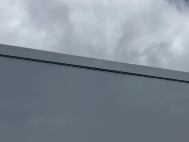 助手席側ボディー上部にヘコミがあります。|日野 レンジャー 2KG-FC2ABA(2WD)の写真26