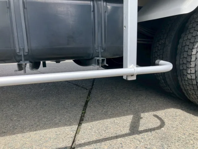 助手席側サイドバンパーにキズがあります。|日野 レンジャー 2KG-FC2ABA(2WD)の写真29